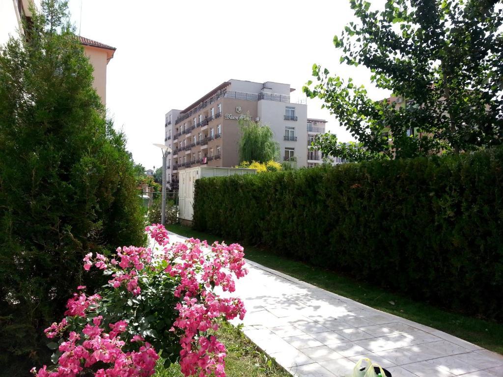 Eden - Menada Apartments ซันนีบีช ภายนอก รูปภาพ
